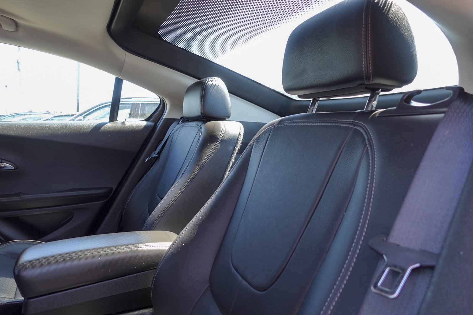 Used 2014 Chevrolet Volt Premium w/ Premium Trim Package FWD image 27