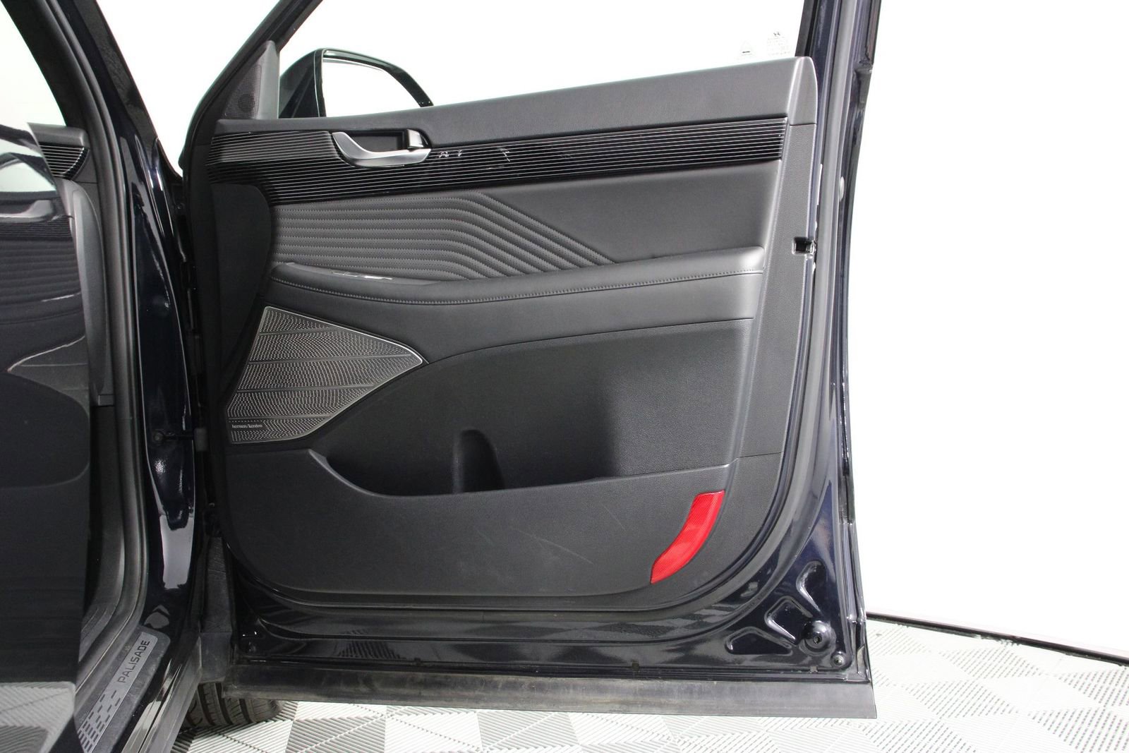 Used 2024 Hyundai Palisade Calligraphy image 20