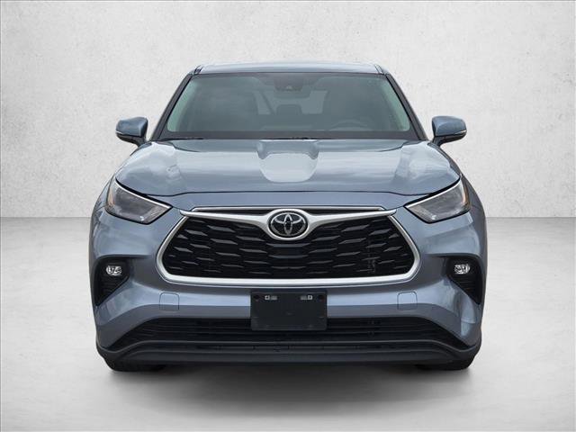 Used 2023 Toyota Highlander LE video 2