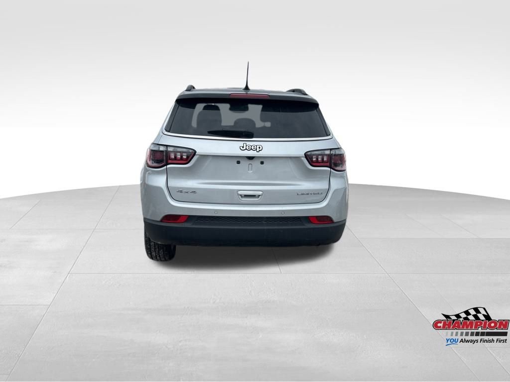 Used 2025 Jeep Compass Limited image 4