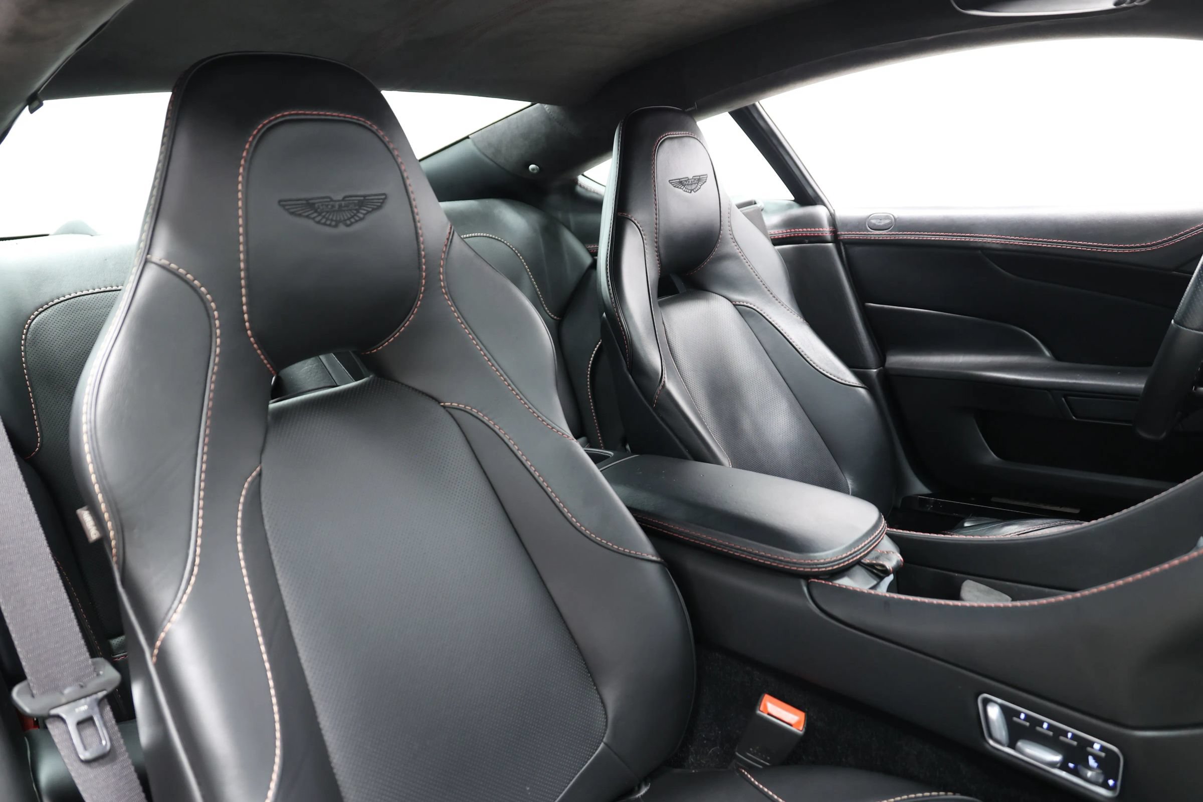 Used 2014 Aston Martin Vanquish Coupe RWD image 77