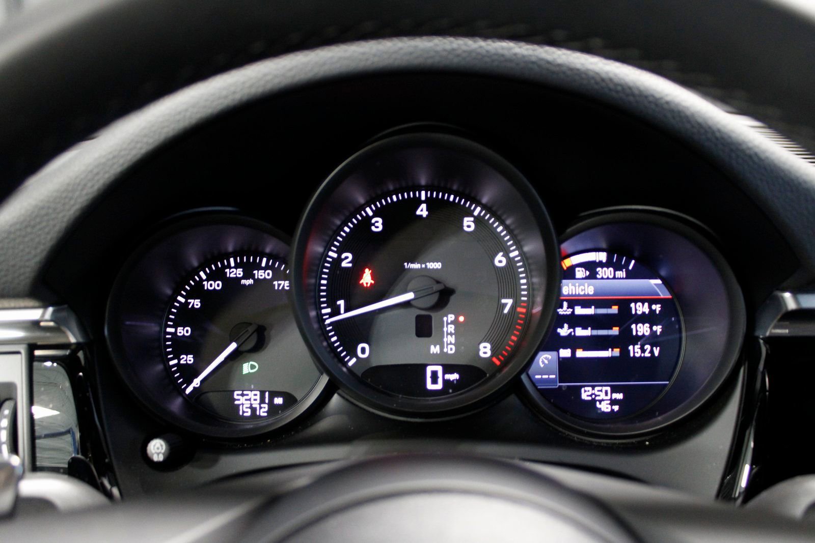 Certified 2025 Porsche Macan image 31