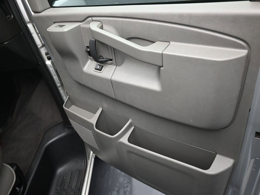 Used 2019 Chevrolet Express 3500 LS image 22