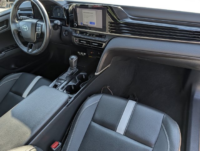 Used 2025 Toyota Camry SE FWD image 31