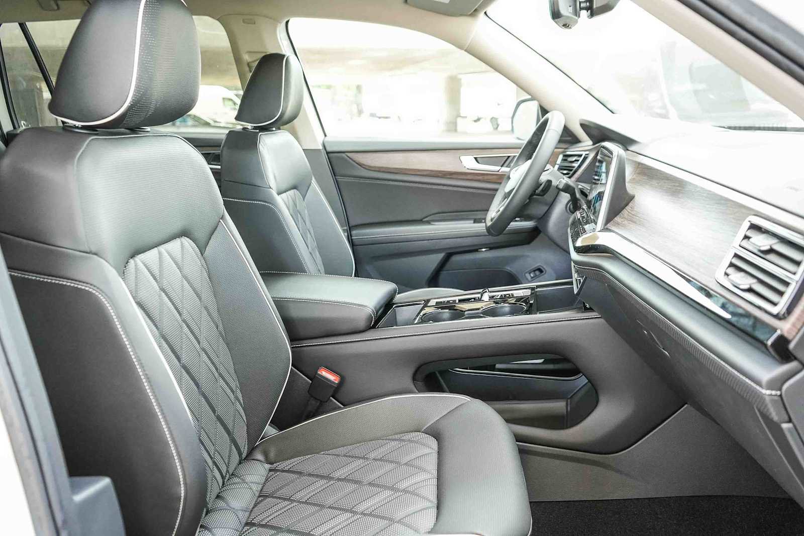 New 2026 Volkswagen Atlas SEL Premium R-Line image 18