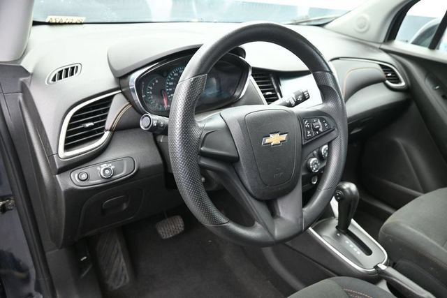 Used 2017 Chevrolet Trax LS FWD image 23