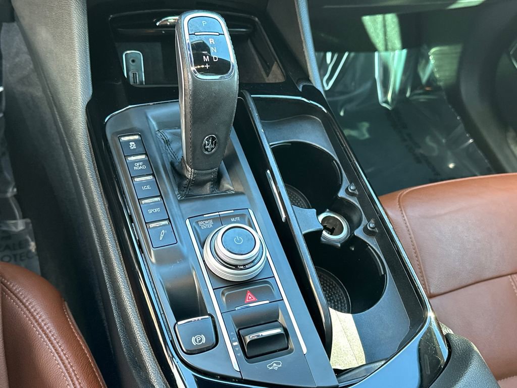 Used 2021 Maserati Levante GranSport image 31