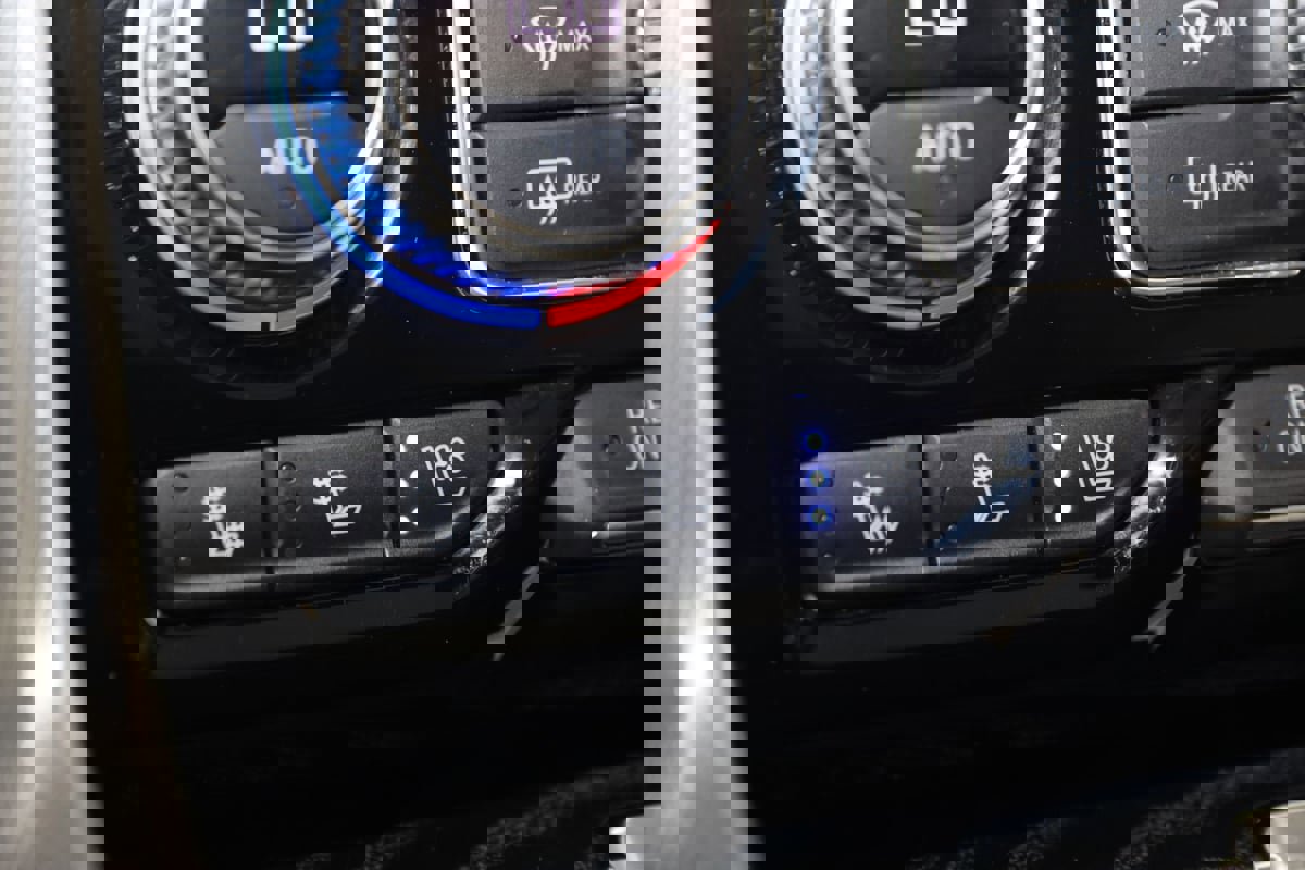 Used 2021 GMC Yukon XL Denali w/ Advanced Technology Package image 8