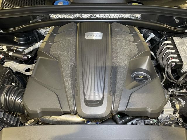 Certified 2026 Porsche Macan S AWD/4WD image 17