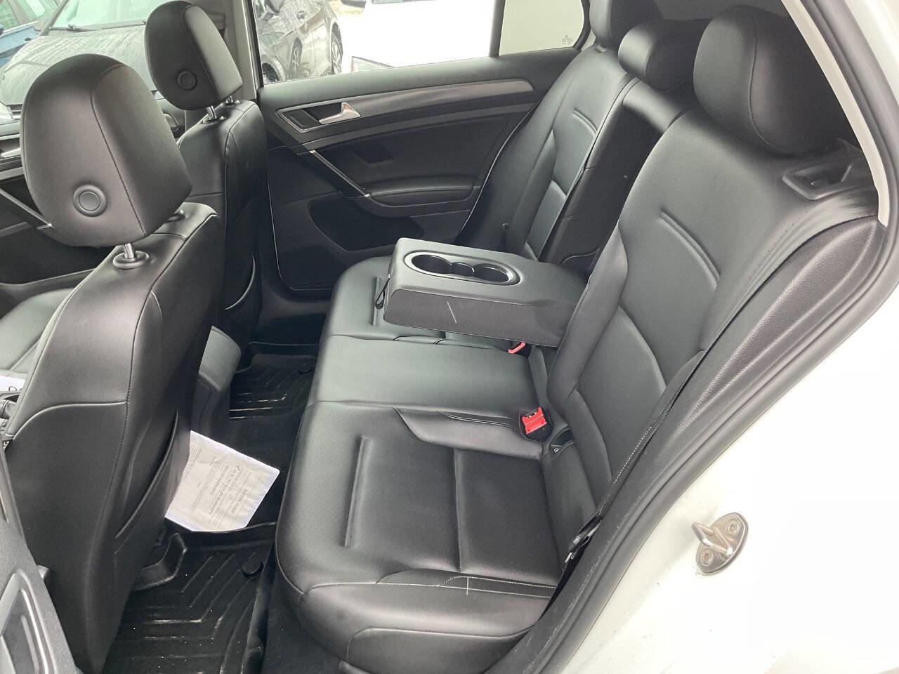 Used 2021 Volkswagen Golf 4-Door image 13