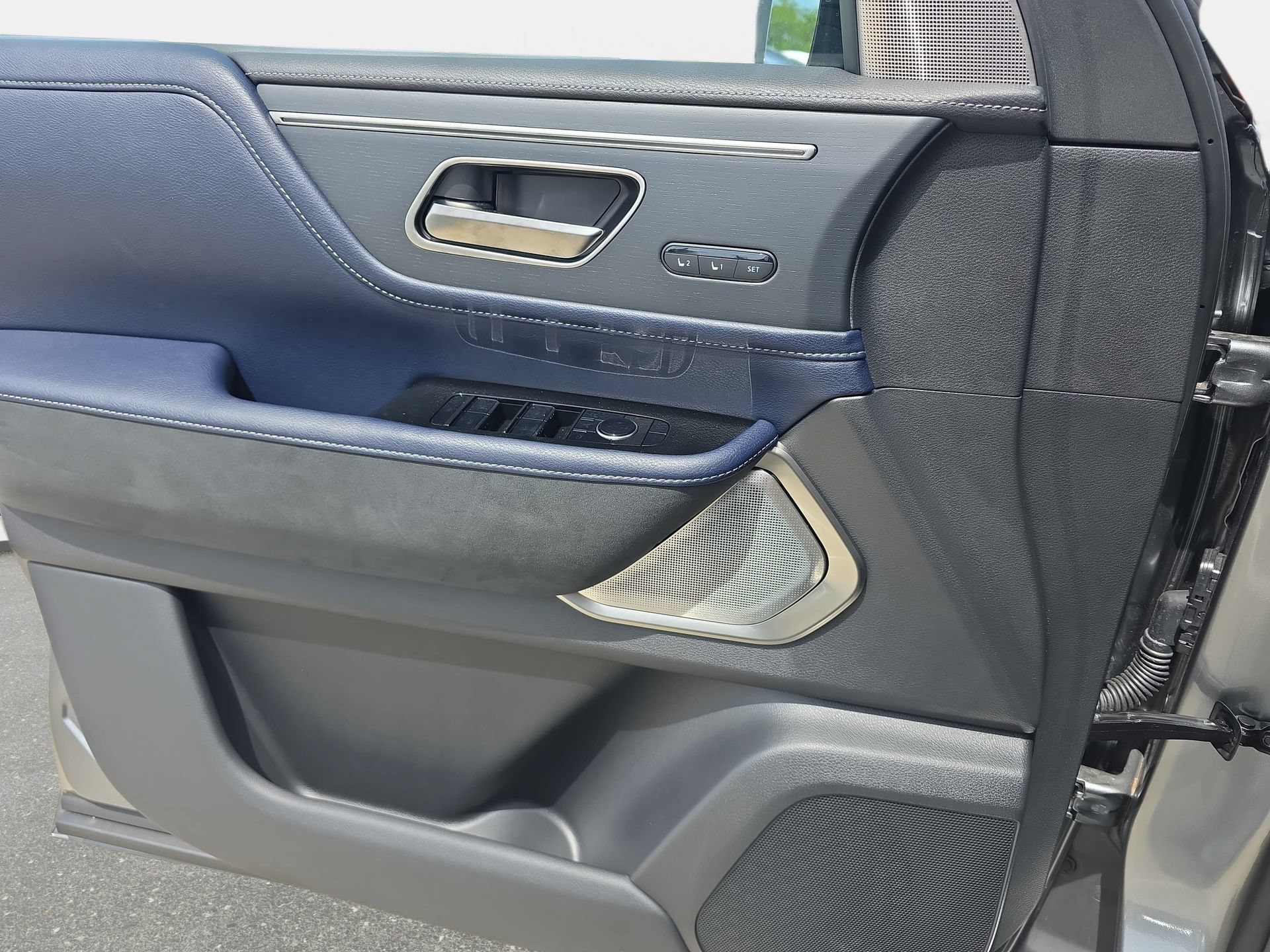 New 2026 INFINITI QX80 4WD w/ Sport Exterior Package image 26