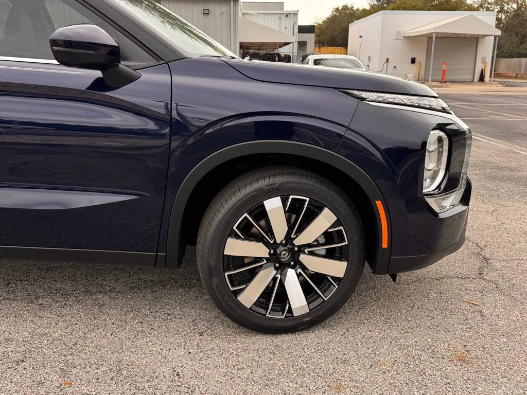 New 2026 Mitsubishi Outlander SE FWD image 12