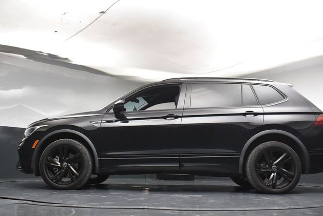 Used 2023 Volkswagen Tiguan SE R-Line image 37
