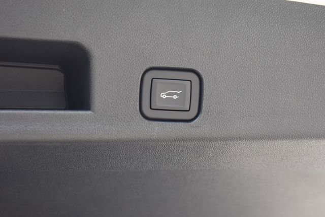 New 2026 Chevrolet Traverse LT w/ Driver Confidence Package FWD image 10