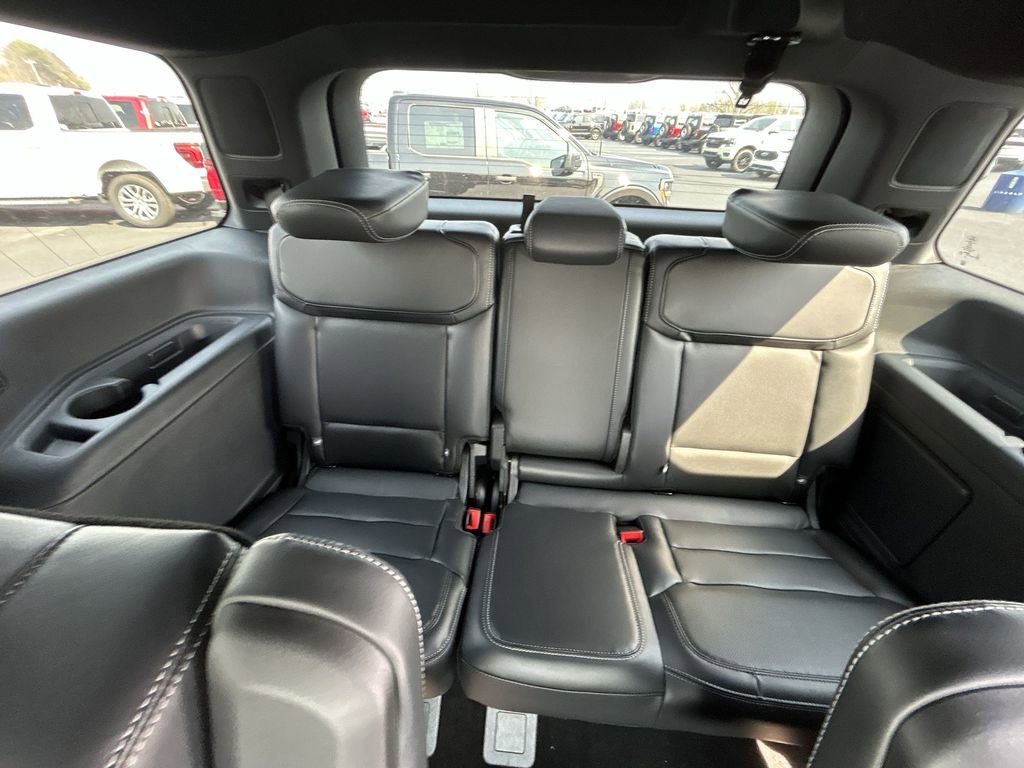 New 2026 Ford Expedition Platinum image 30