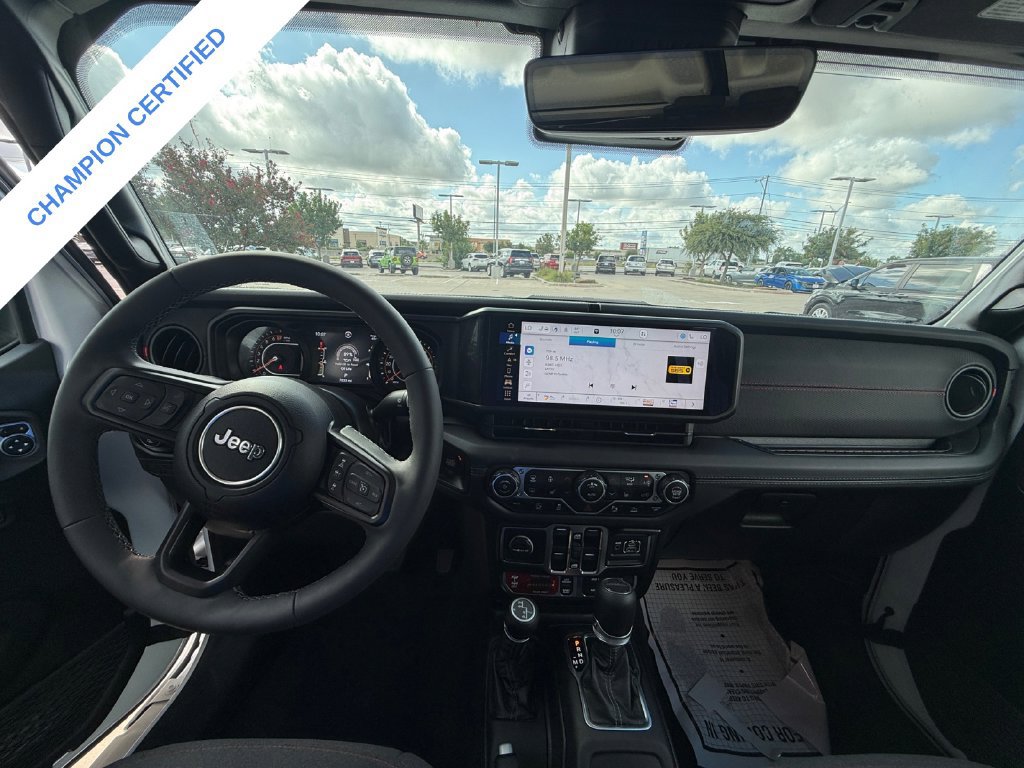 Used 2025 Jeep Gladiator Rubicon w/ Safety Group AWD/4WD image 15