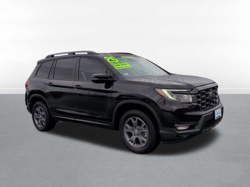 Used 2025 Honda Passport TrailSport image 4