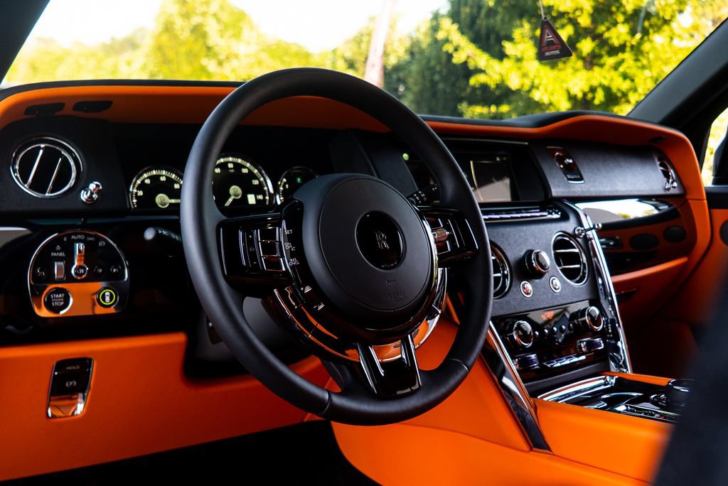 Used 2023 Rolls-Royce Cullinan AWD/4WD image 11
