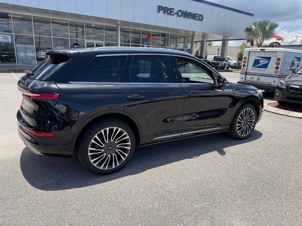 Used 2020 Lincoln Corsair Reserve w/ Equipment Group 201A FWD image 3
