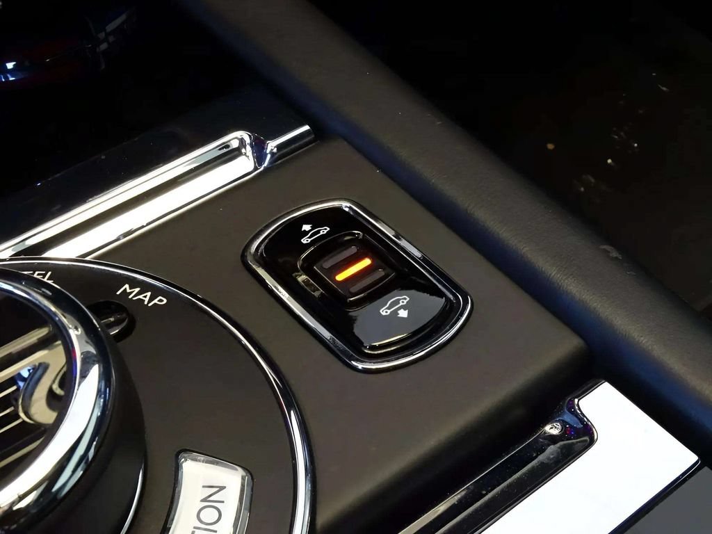 Certified 2017 Rolls-Royce Wraith RWD image 19