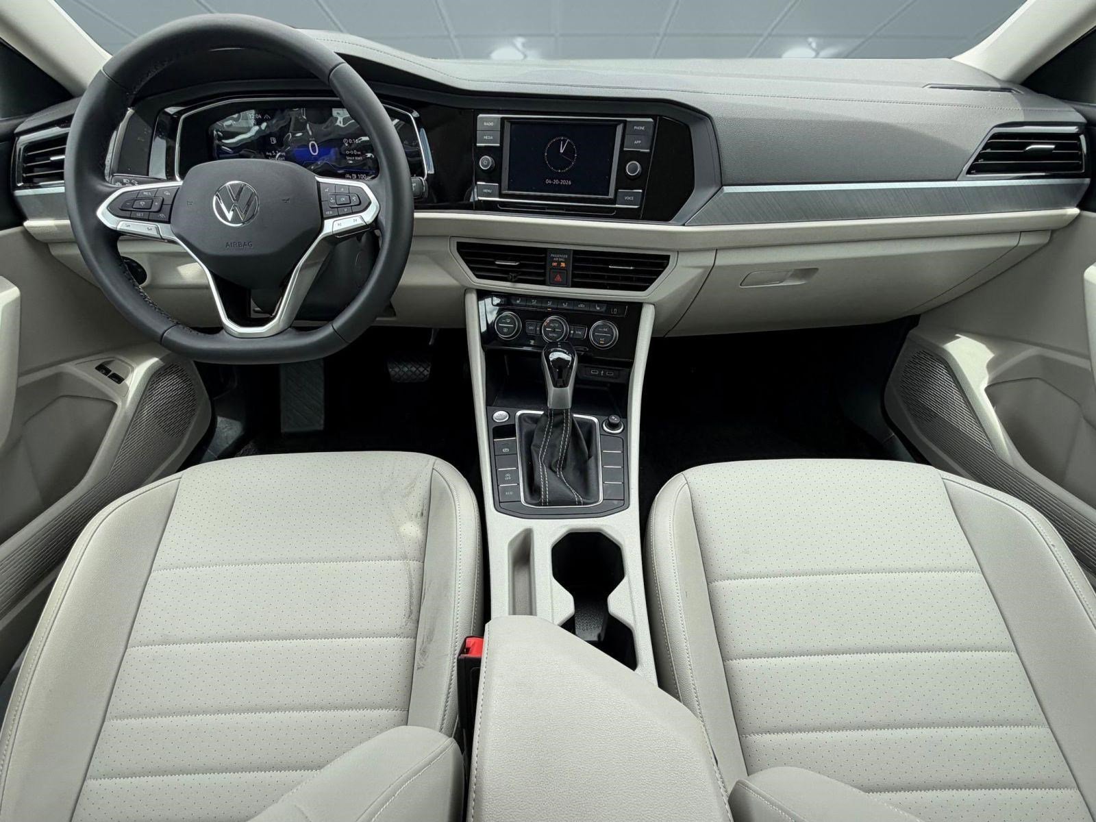 Used 2023 Volkswagen Jetta SE image 22