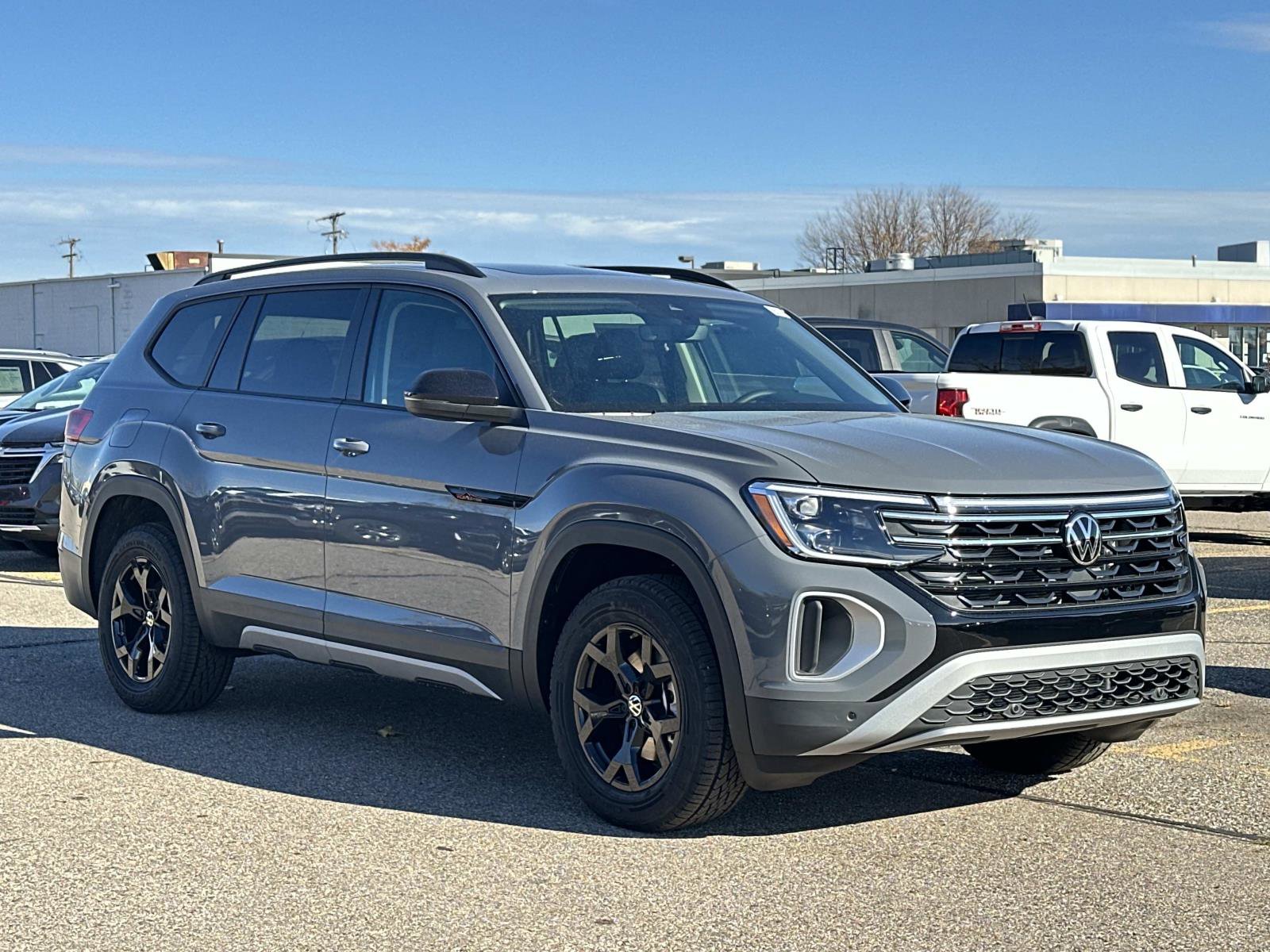 New 2026 Volkswagen Atlas Peak Edition image 7