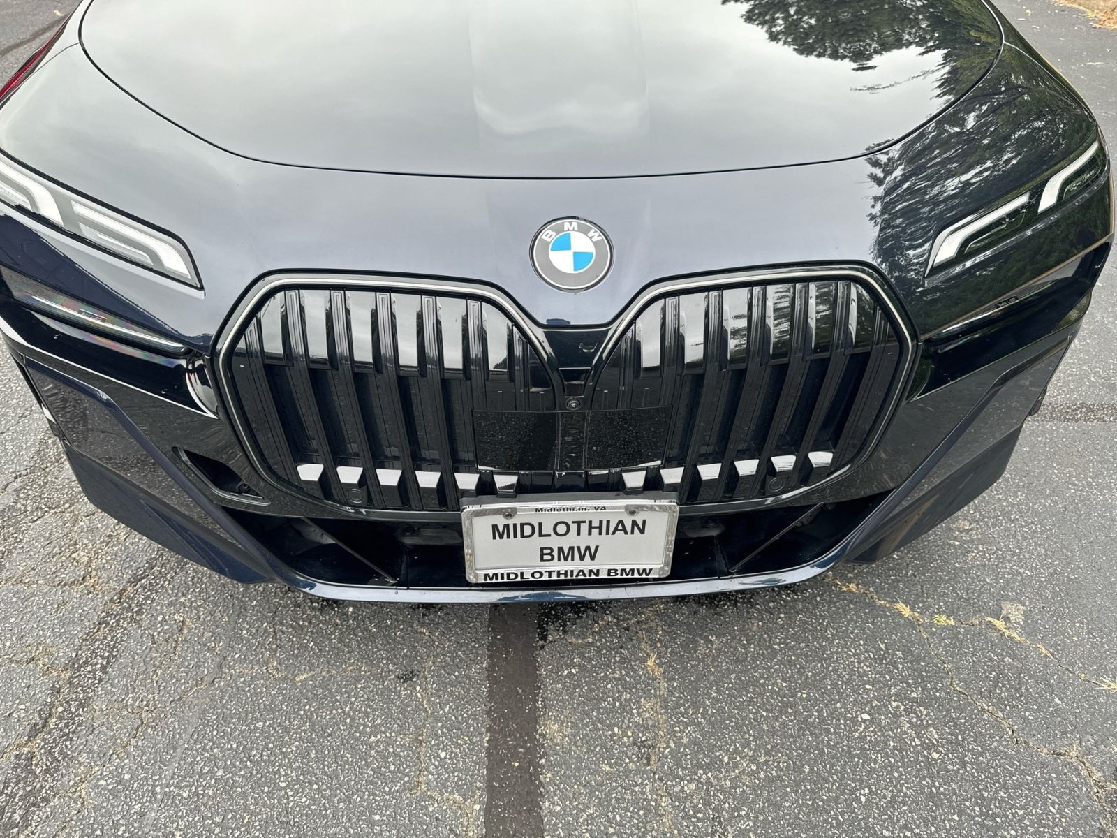 Used 2026 BMW 740i xDrive w/ Premium Package AWD/4WD image 4