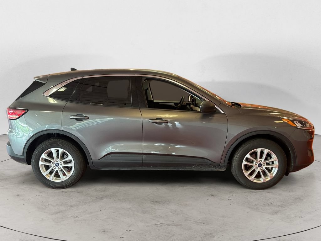 Used 2022 Ford Escape SE w/ Convenience Package FWD image 2
