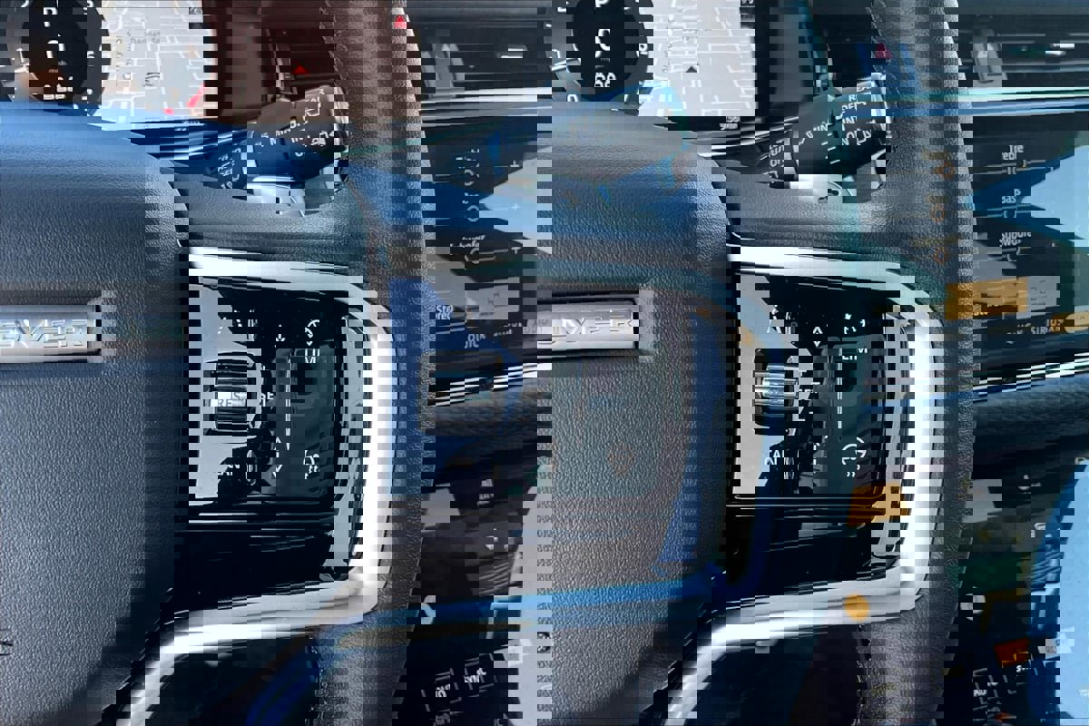 Used 2023 Land Rover Range Rover Evoque R-Dynamic S image 15