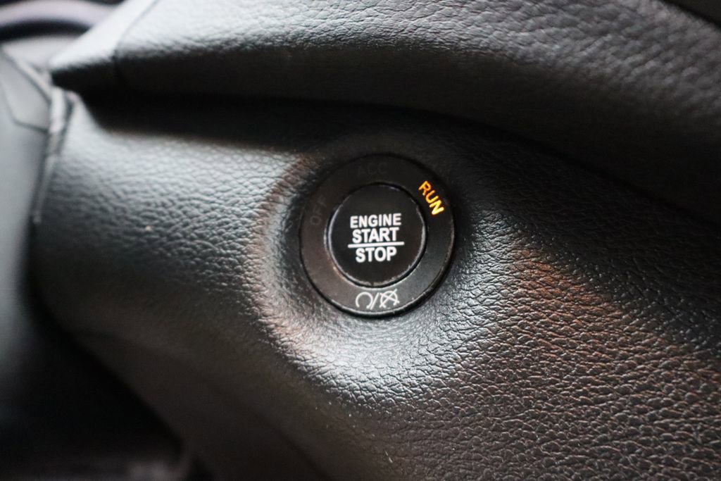 Used 2020 Jeep Cherokee Limited image 18