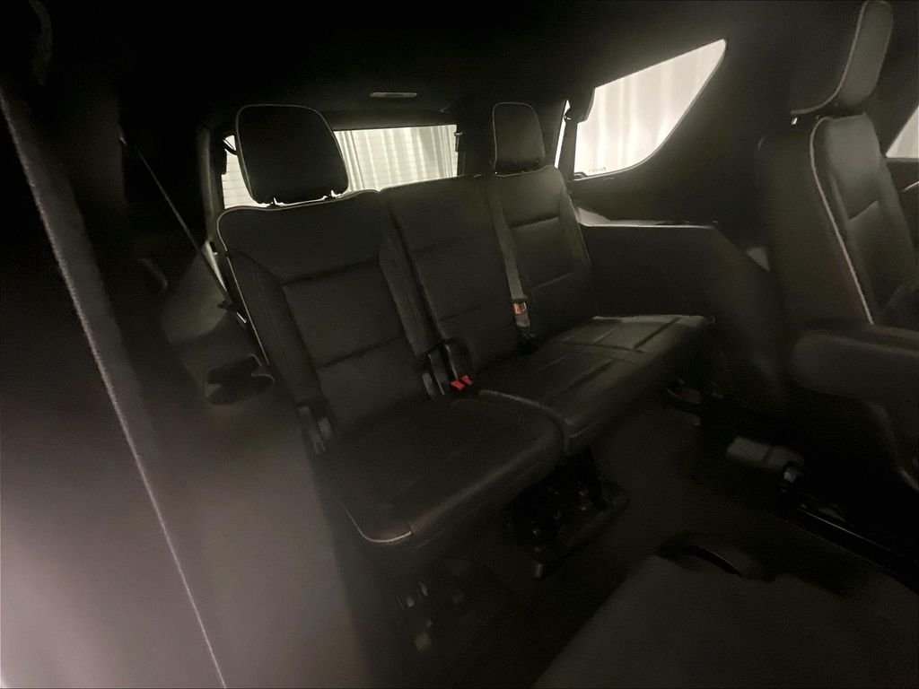 Used 2022 Chevrolet Tahoe Premier AWD/4WD image 17