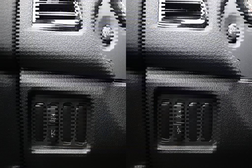 Used 2025 Mitsubishi Outlander Sport LE image 9