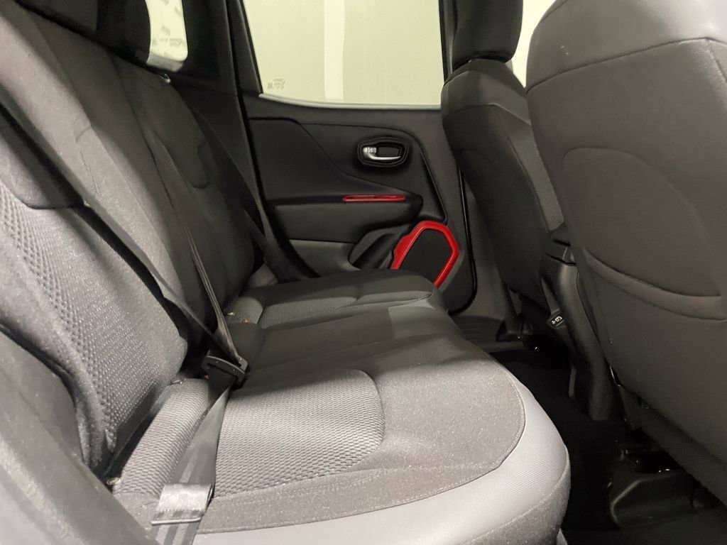 Used 2018 Jeep Renegade Altitude image 18
