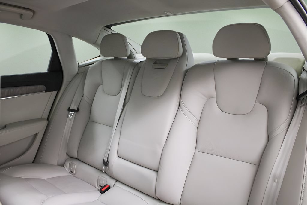 Certified 2023 Volvo S90 B6 Plus w/ Protection Package Premier AWD/4WD image 25
