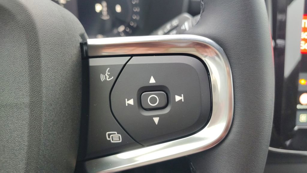 New 2026 Volvo XC40 B5 Core w/ Climate Package image 15