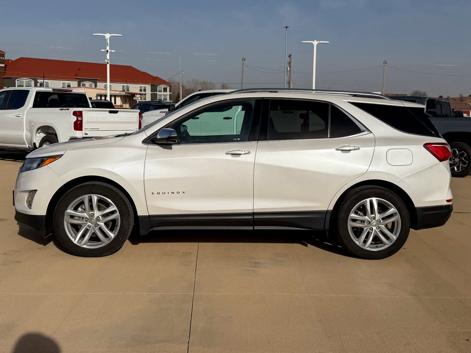 Used 2020 Chevrolet Equinox Premier image 3
