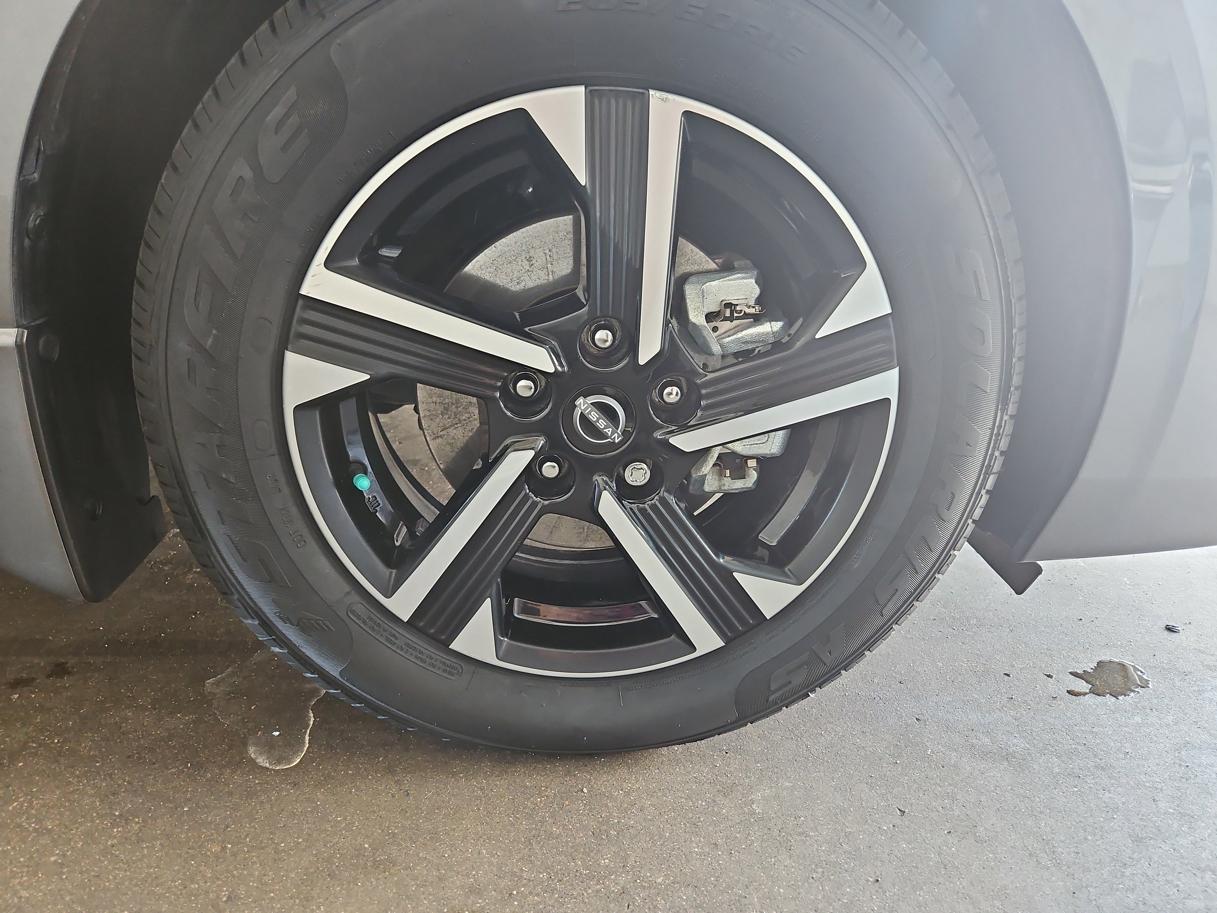 Used 2024 Nissan Sentra SV FWD image 21
