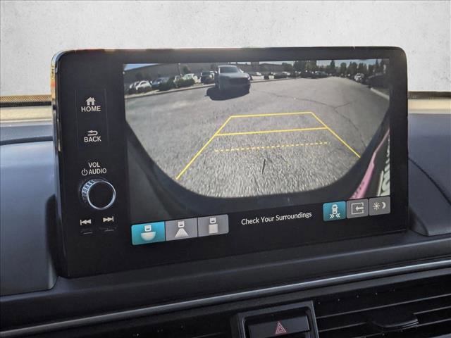 Used 2025 Honda Pilot Touring image 13