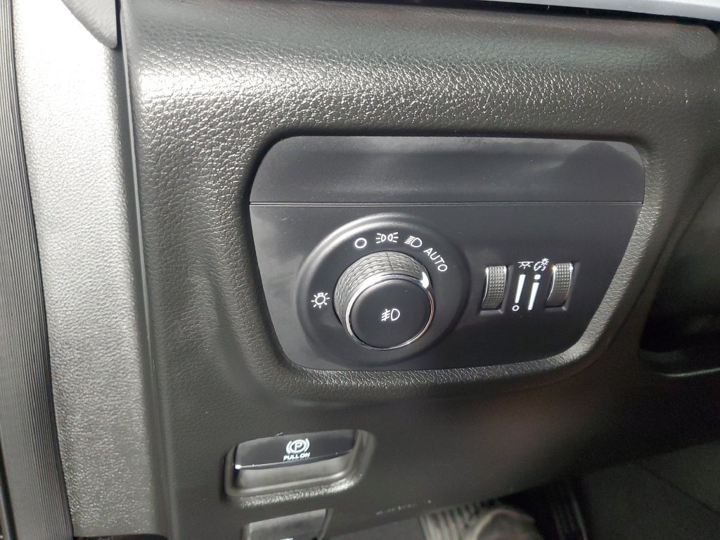 Used 2026 Jeep Grand Cherokee Limited AWD/4WD image 31