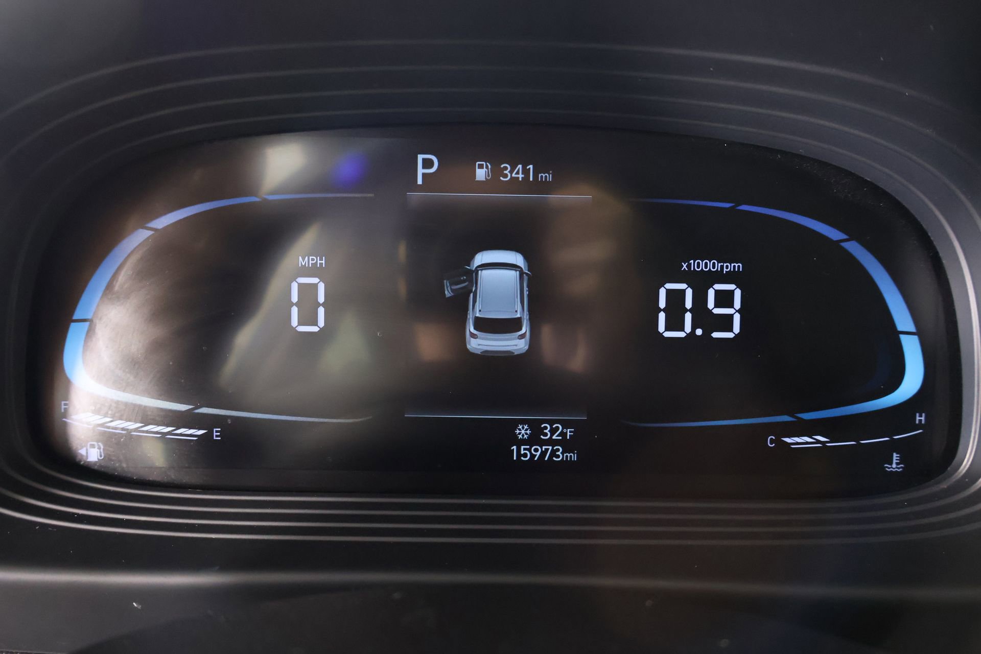 Used 2025 Hyundai Venue SEL image 4