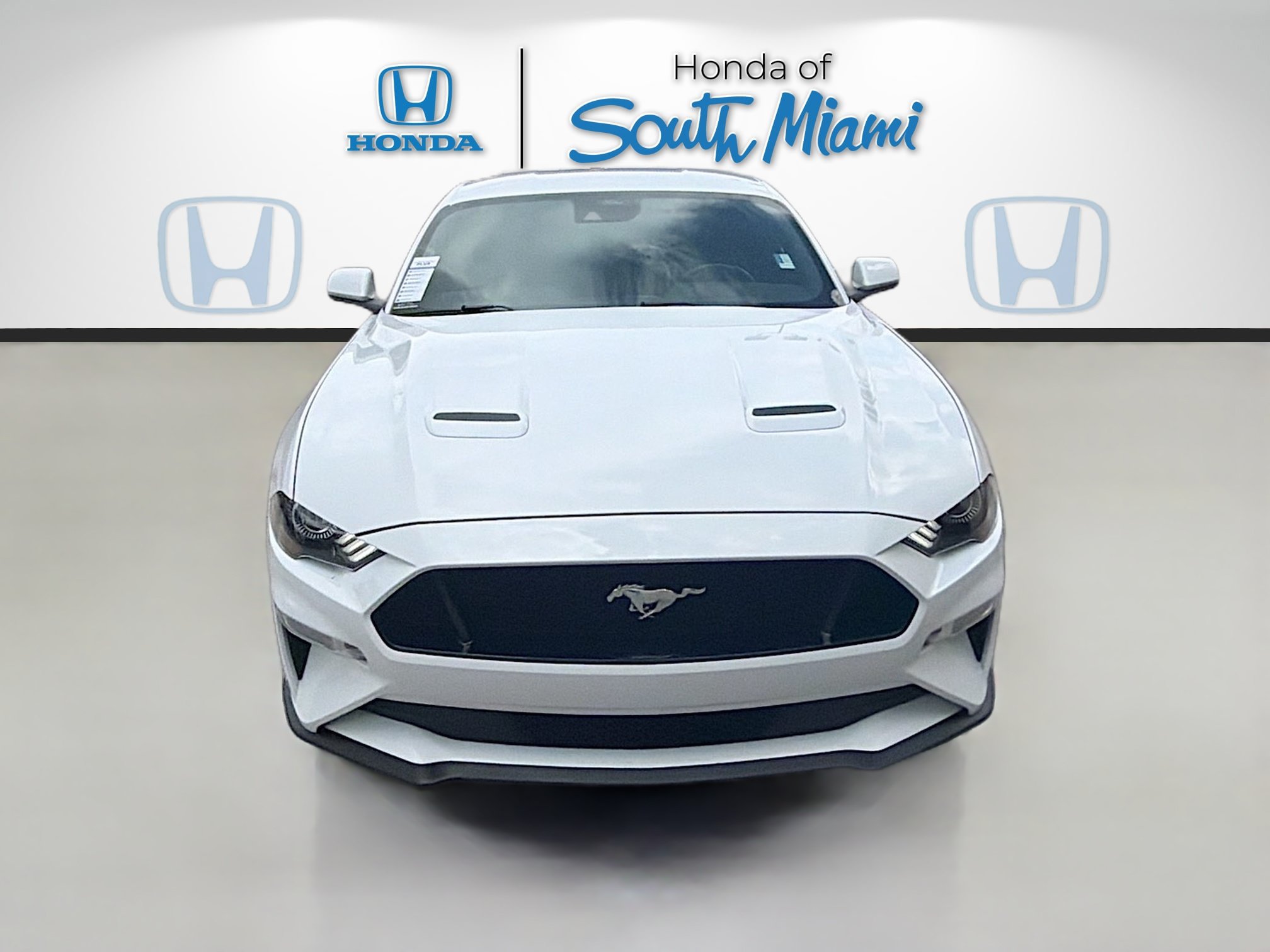 Used 2023 Ford Mustang GT RWD image 2