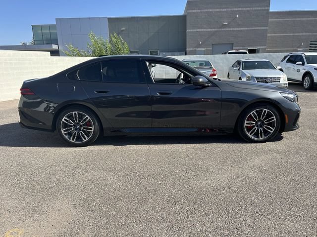 New 2026 BMW 550e xDrive w/ Premium Package AWD/4WD image 5