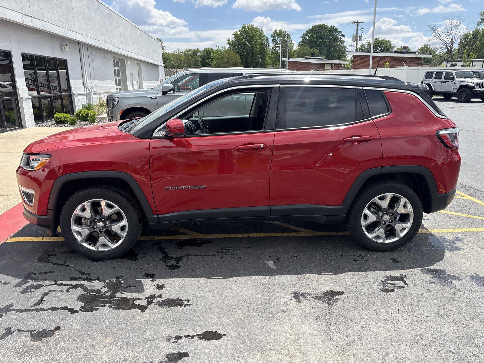 Used 2021 Jeep Compass Limited w/ Trailer Tow Group AWD/4WD image 2