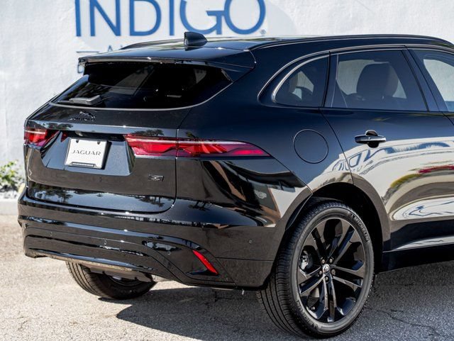 New 2026 Jaguar F-PACE R-Dynamic S AWD/4WD image 7