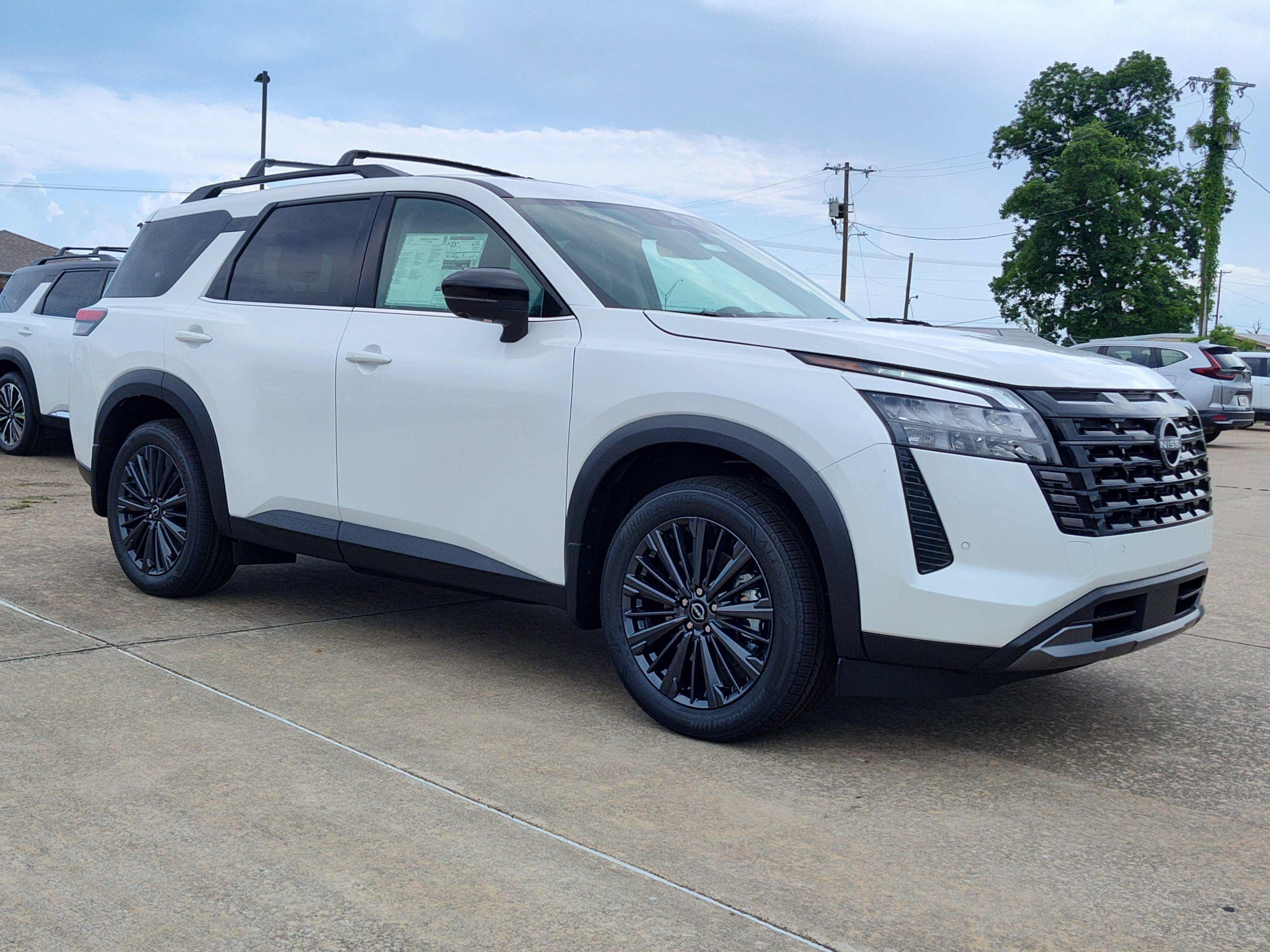 New 2026 Nissan Pathfinder SL w/ SL Premium Package FWD image 6