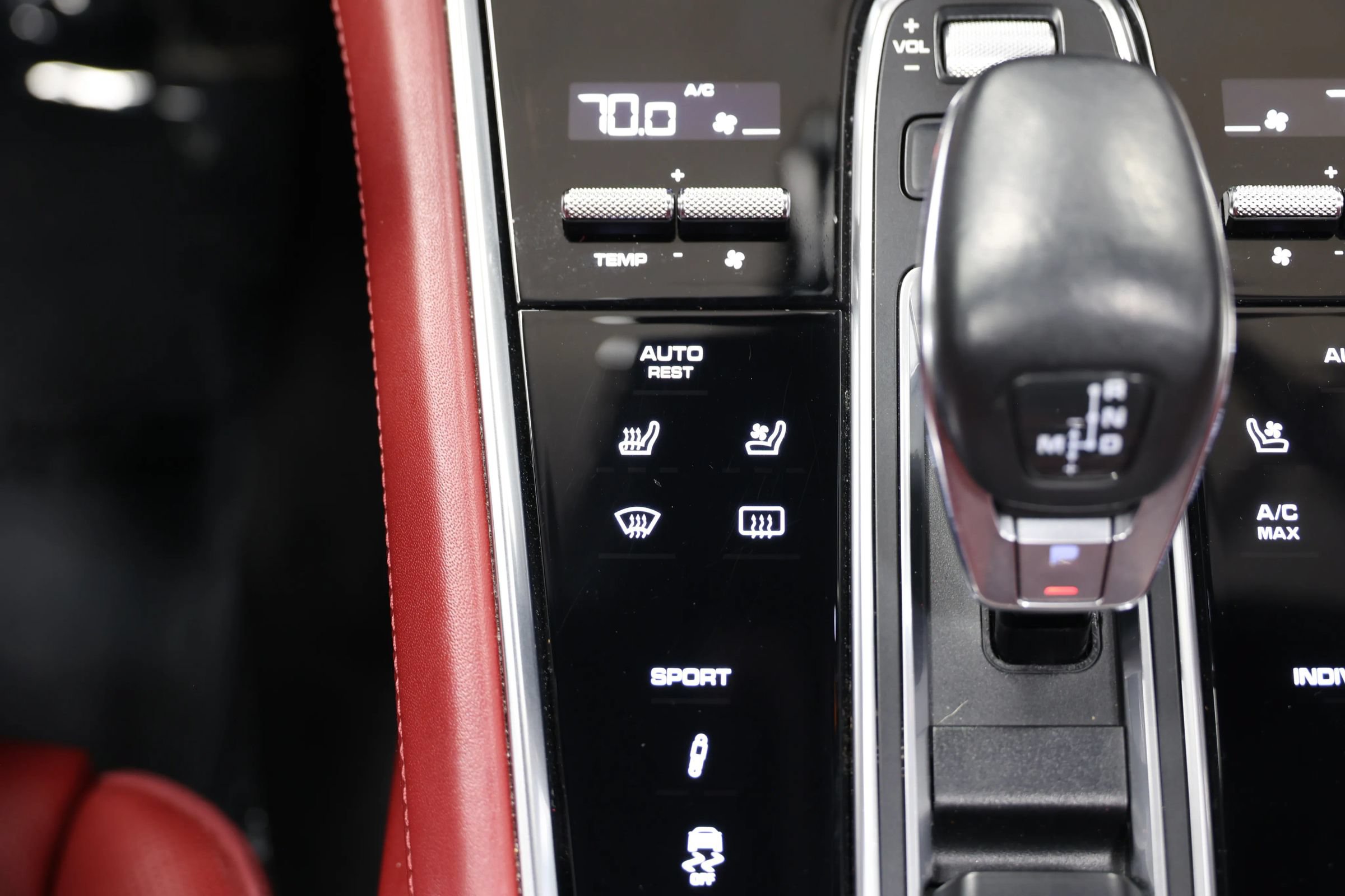 Used 2018 Porsche Panamera 4S Executive w/ Carbon Fiber Interior Package AWD/4WD image 39
