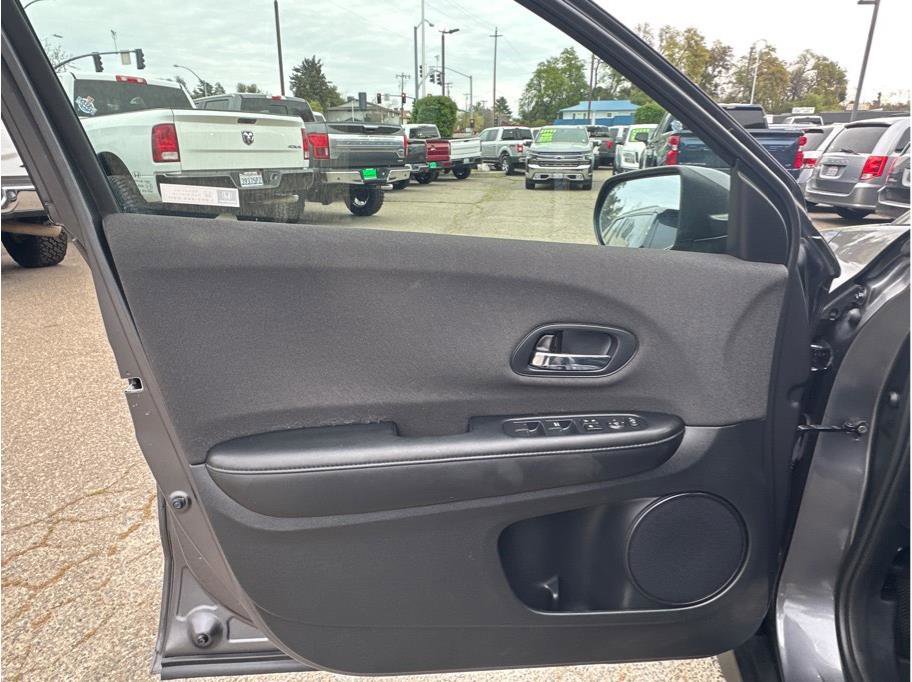 Used 2019 Honda HR-V LX image 15