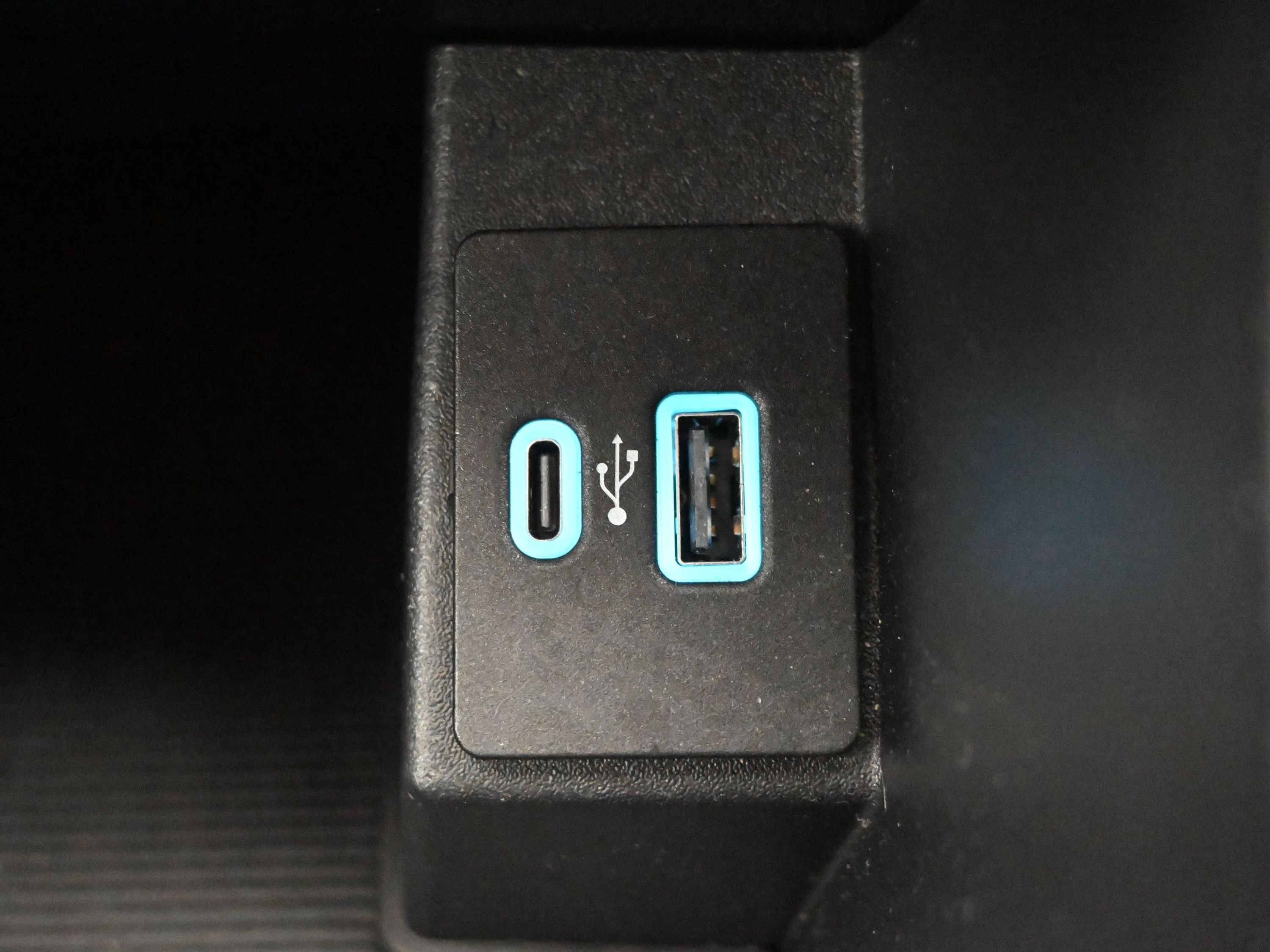 Used 2021 Ford Edge ST AWD/4WD image 18