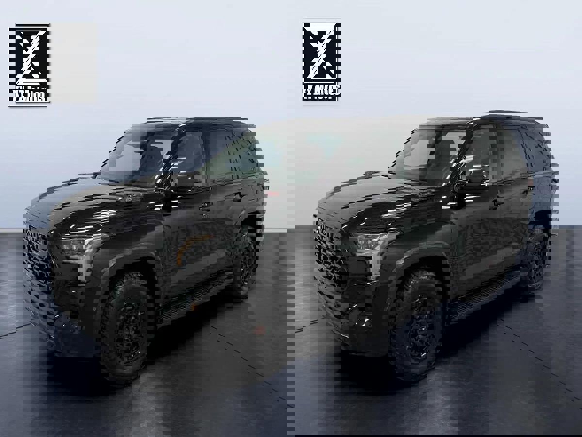 Used 2024 Toyota Sequoia Platinum image 1