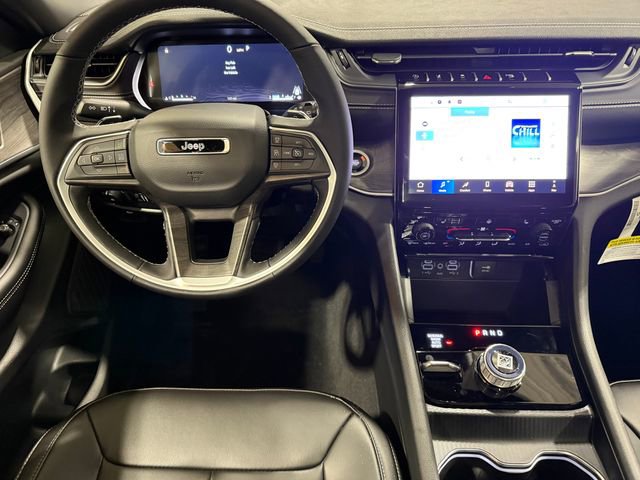 New 2025 Jeep Grand Cherokee Limited w/ Black Appearance Package image 18